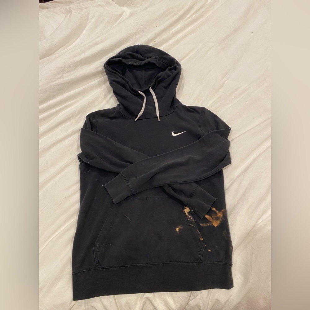 NIKE hoodie size S. Good condition other then the bleach stain!